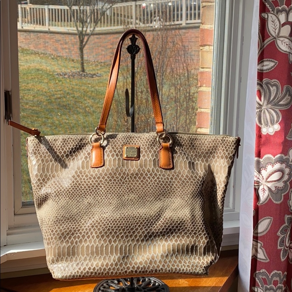Dooney&Bourke double handled tote
